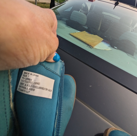 Boots - Picture 4 of 4